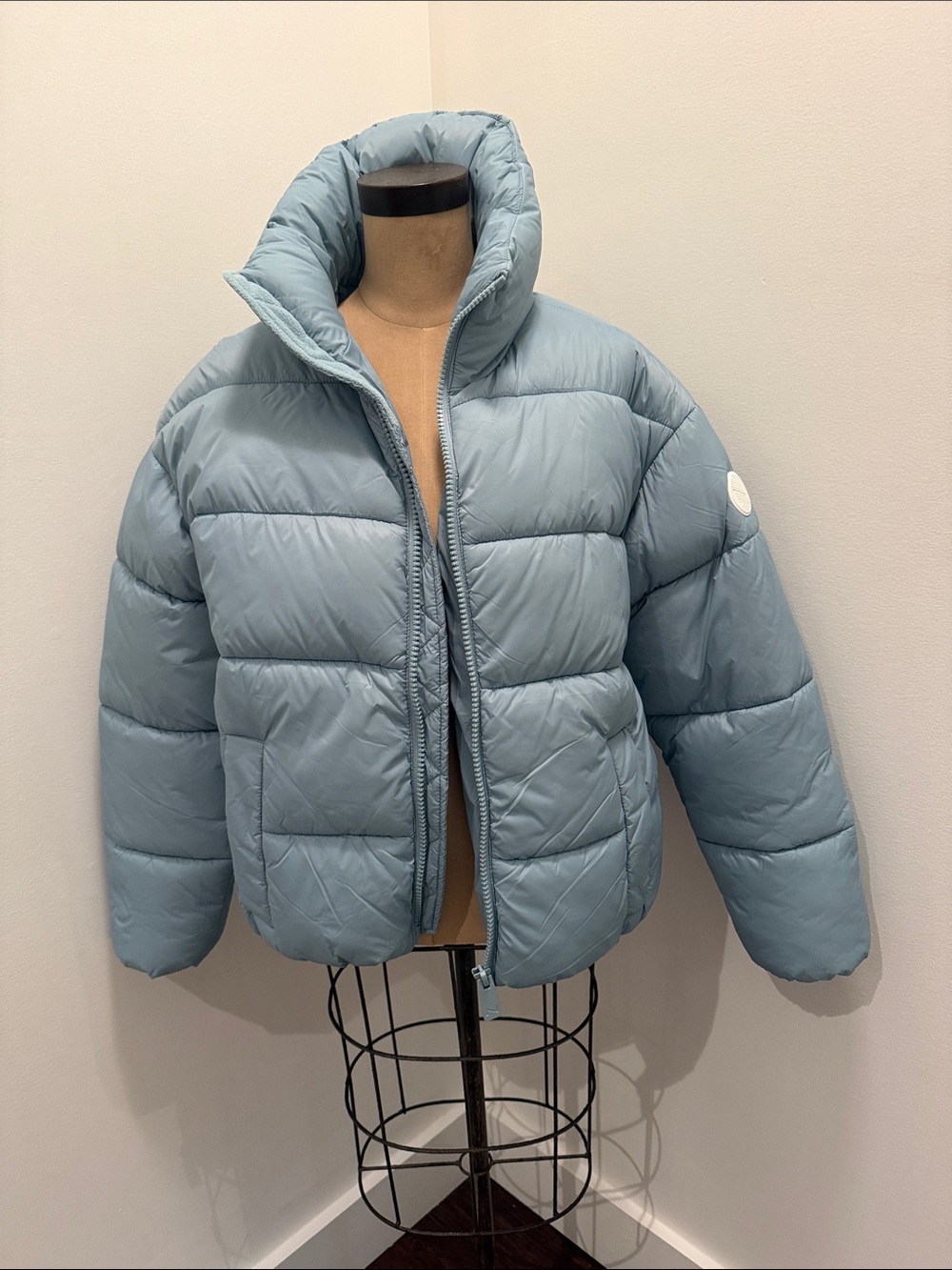 Noize for Jillian Harris Dusty Blue Women's Short Puffer Jacket